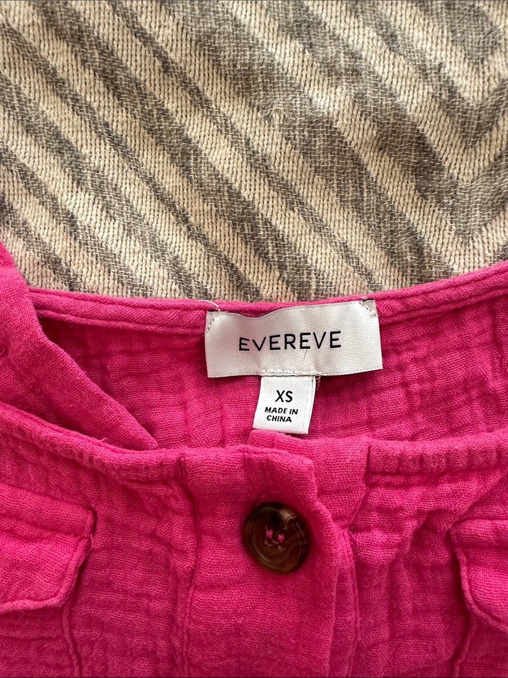 Evereve Hot Pink Button-Front Tank with Patch Pockets - Picture 2 of 2